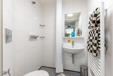 1 bed house, De Walden Way, City Centre, Bradford, BD71BD - Image 8